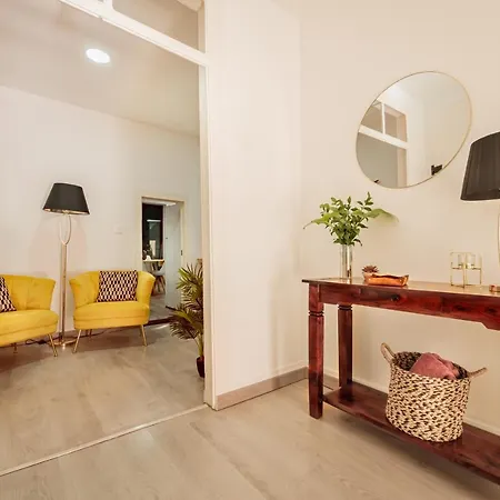 Casa Do Ferrolho Dourado