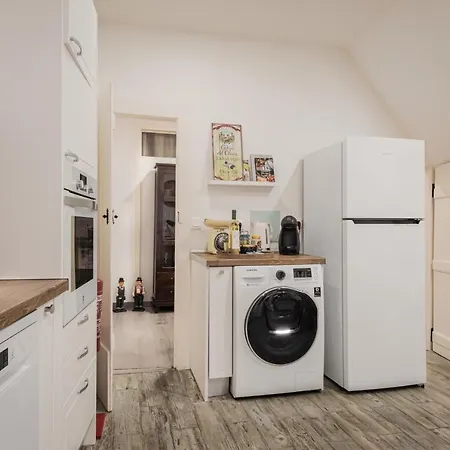 Casa Do Ferrolho Dourado